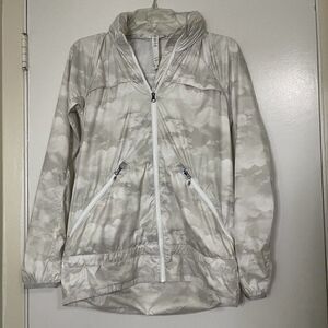 LULULEMON tan Clouds hooded windbreaker full zip pack it up jacket size US 4